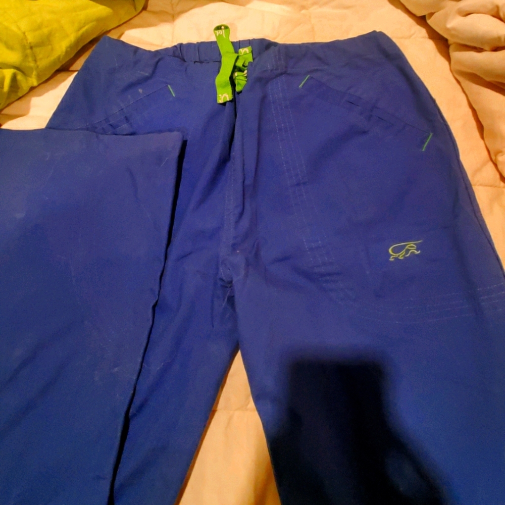 Women scrub pants